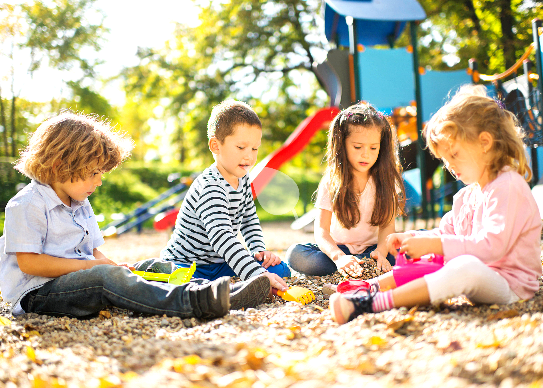 Children cooperating in outdoor education setting